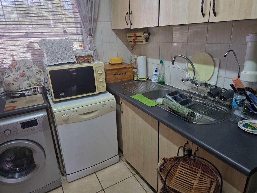 2 Bedroom Property for Sale in Langenhovenpark Free State